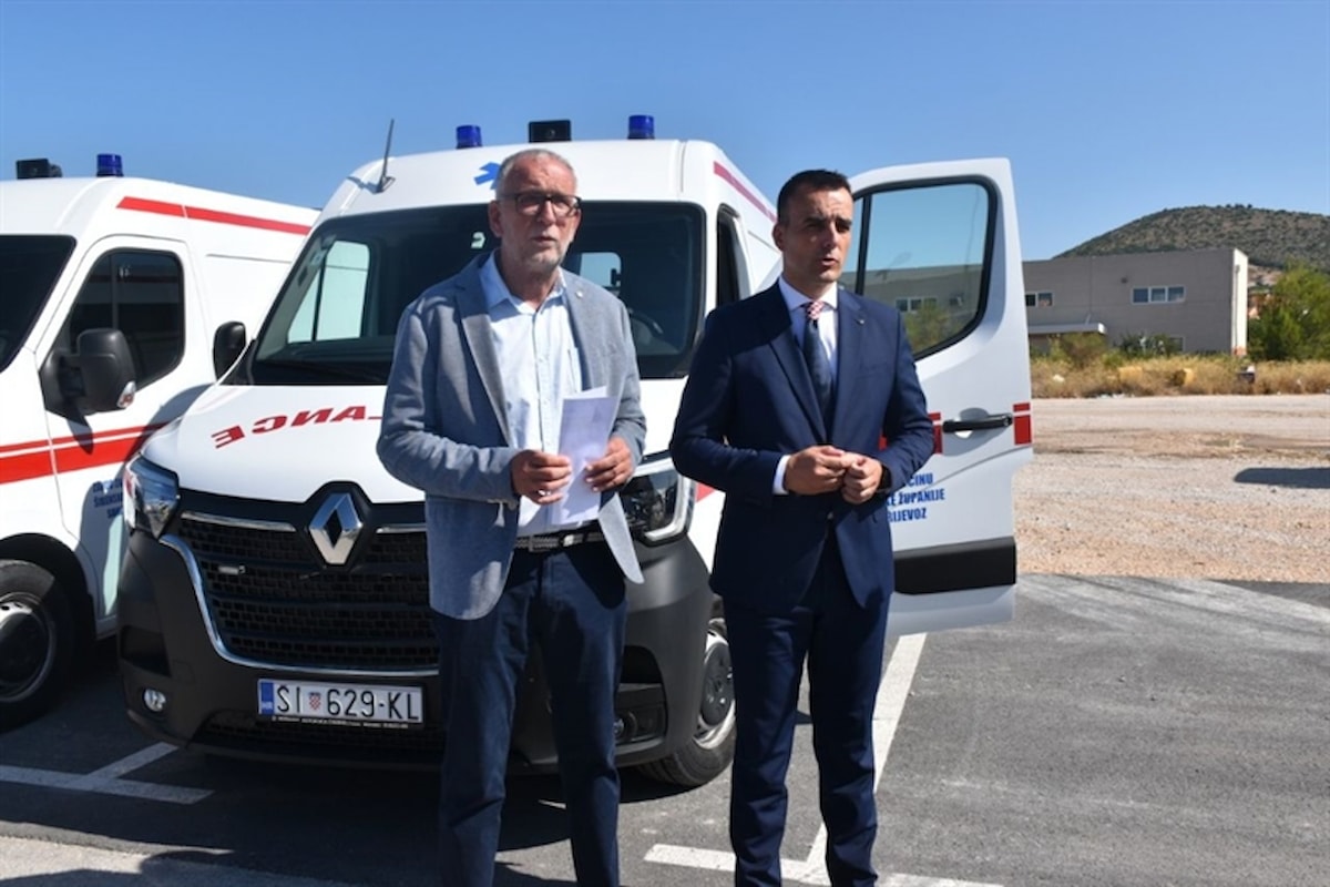 Zavodu za hitnu medicinu predana 2 nova vozila za potrebe sanitetskog prijevoza