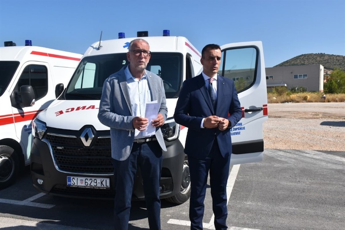 Zavodu za hitnu medicinu predana 2 nova vozila za potrebe sanitetskog prijevoza