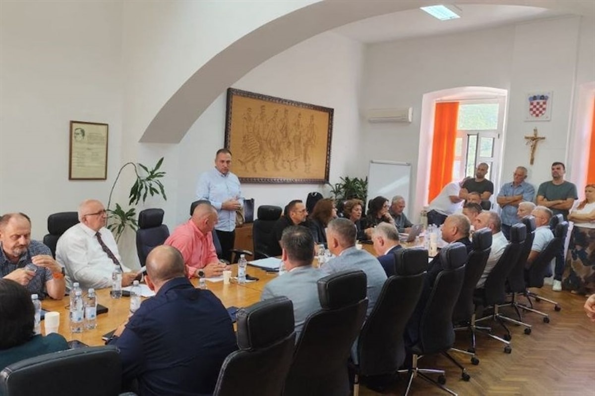 Radni sastanak s ministrom poljoprivrede u Vrlici o poduzetim koracima u borbi protiv bedrenice