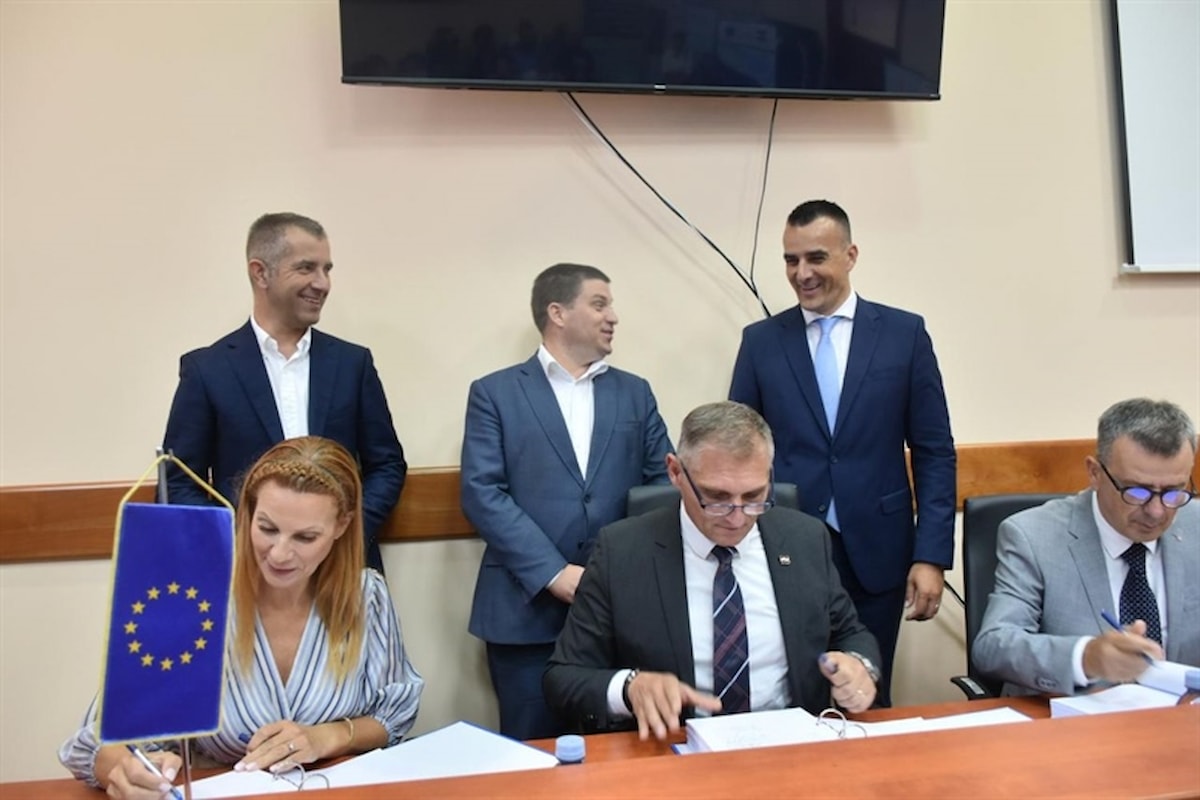 Potpisan ugovor za drnišku obilaznicu vrijedan gotovo 40 milijuna eura – kreće realizacija jednog od ključnih infrastrukturnih projekata u županiji!
