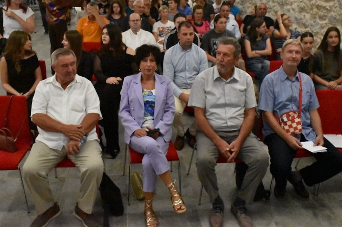U Šibeniku održana tribina gimnazijalaca na temu Rujanskog i Domovinskog rata