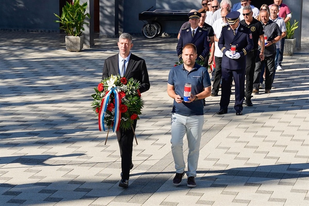 U povodu Dana grada Šibenika položeni vijenci i zapaljene svijeće