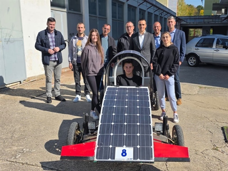 Župan sa zamjenicima posjetio učenike iz Knina koji su osvojili zlato na Utrci solarnih automobila na Blidinju