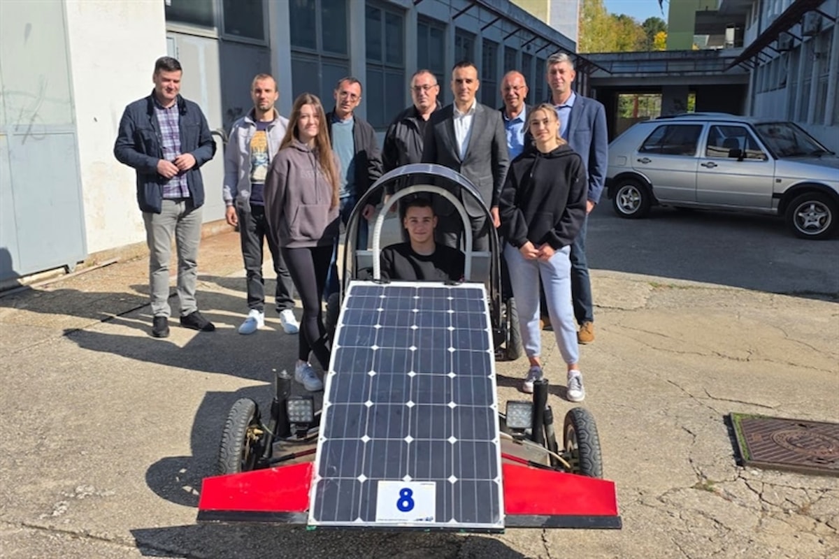 Župan sa zamjenicima posjetio učenike iz Knina koji su osvojili zlato na Utrci solarnih automobila na Blidinju