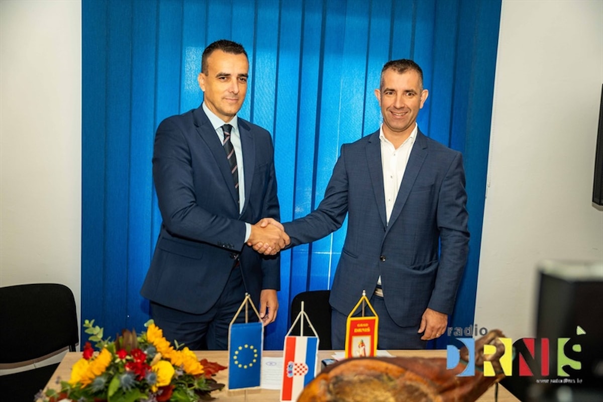 Županija i Grad Drniš potpisali Ugovor o suradnji na projektu „Kuća drniškog pršuta“