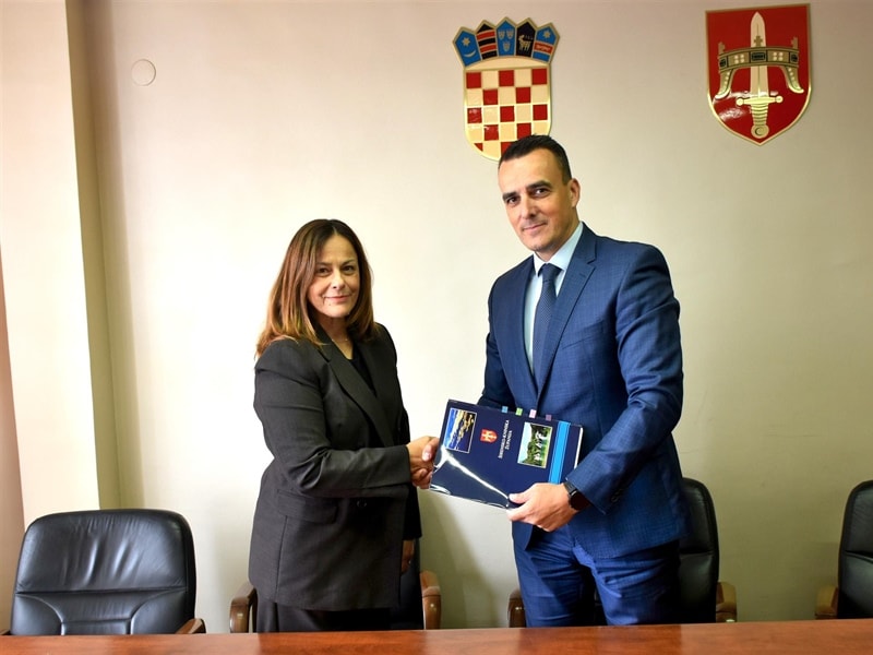 Županija osigurala gotovo 785 tisuća eura za rekonstrukciju rive i lukobrana u Prvić Luci