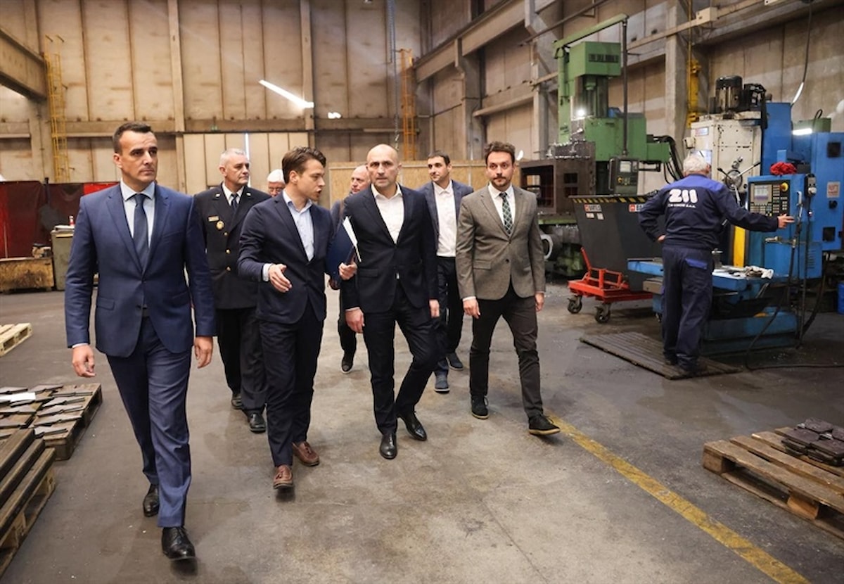 Ministar obrane Ivan Anušić posjetio ZM-Vikom