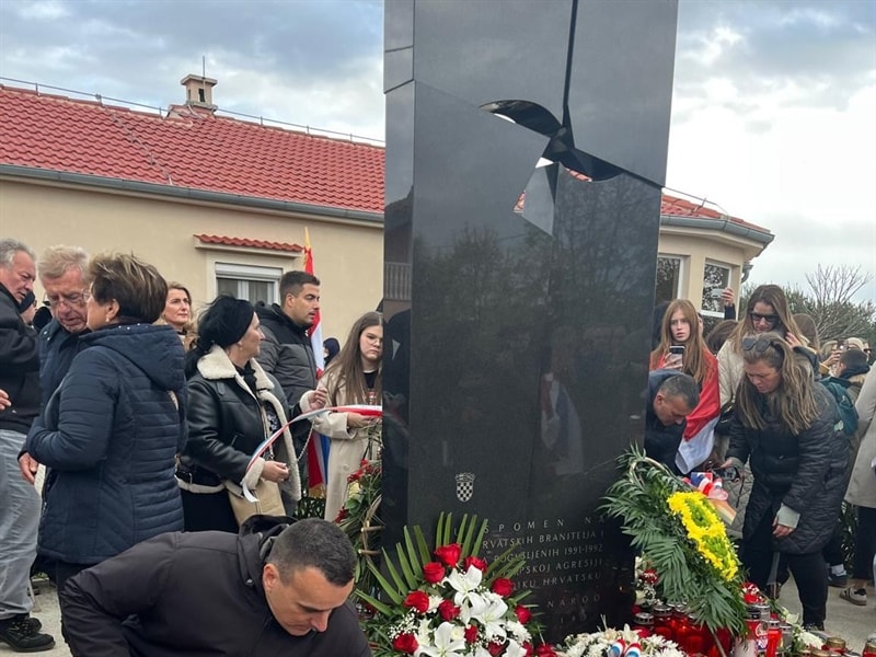 Prigodnim programom obilježena 34. obljetnica stradanja Škabrnje u Domovinskom ratu