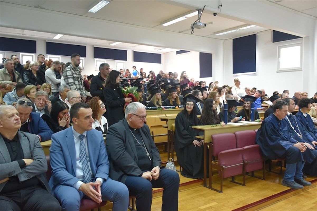 Na Veleučilišta u Šibeniku održana svečana promocija studenata