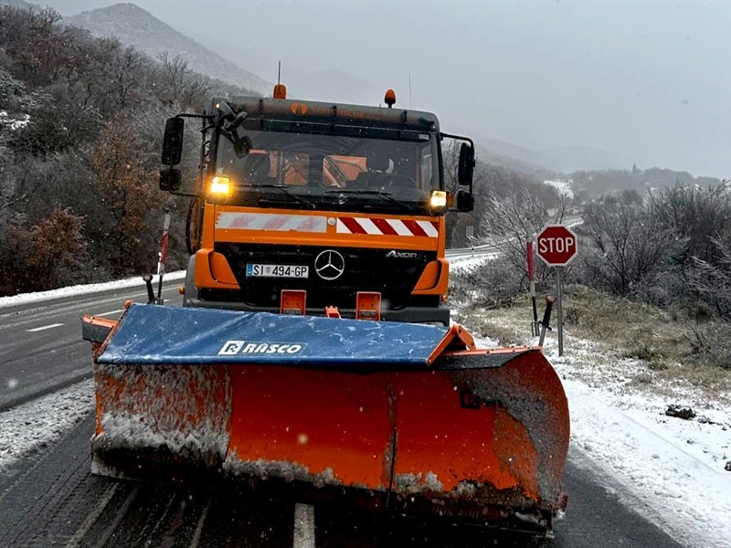 Župan Rakić u obilasku terena: Državne i županijske ceste na kninskom području prohodne unatoč pogoršanju vremena