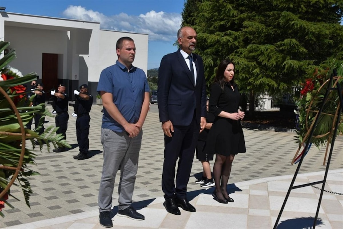 U povodu Dana državnosti, položeni vijenci i zapaljene svijeće