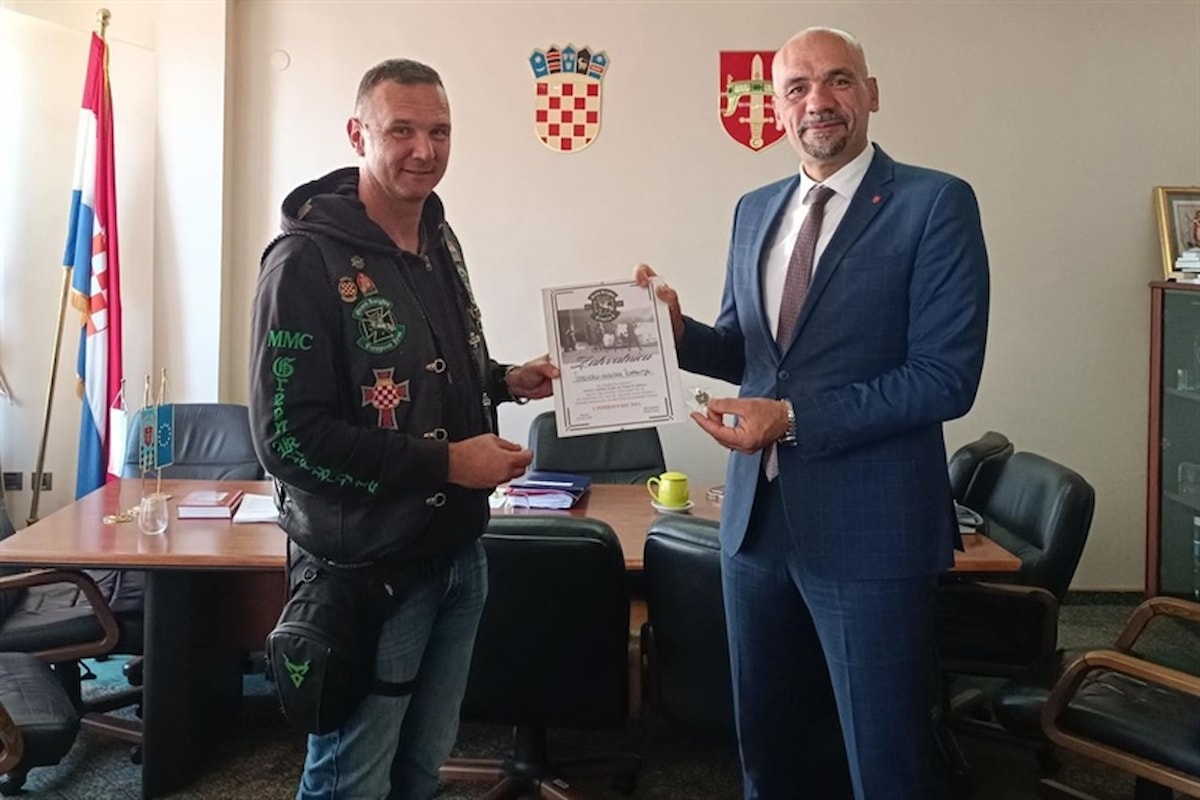 Županu dodijeljena zahvalnica za podršku moto-defileu "Bitka za Šibenik 2024.“