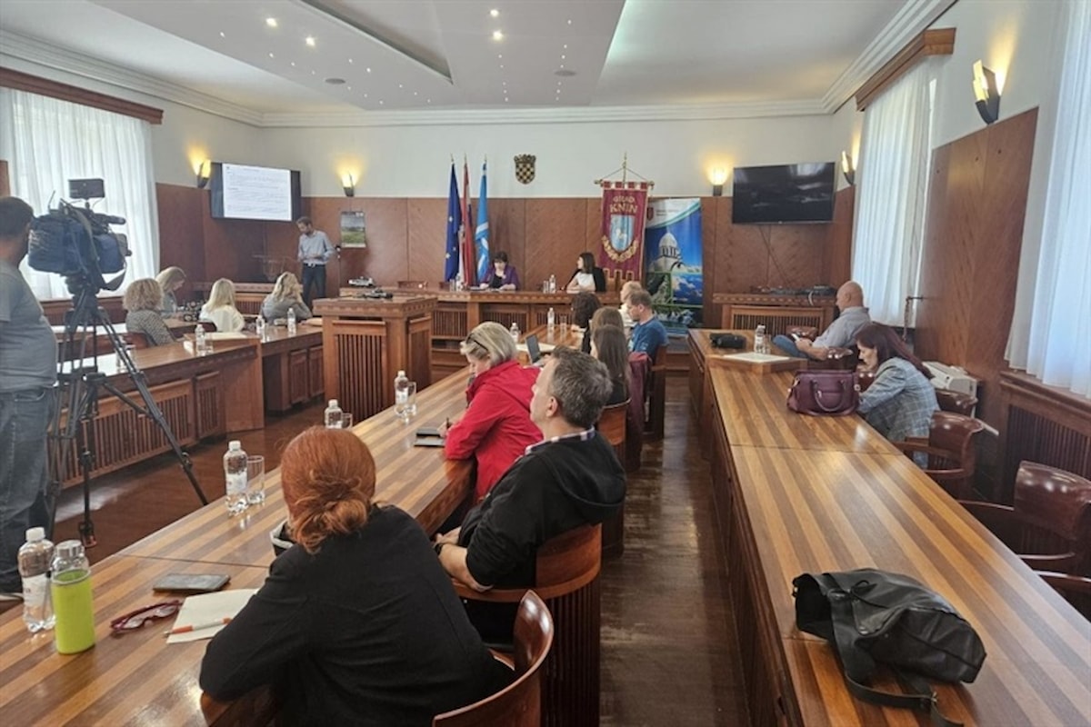 U Kninu održano javno izlaganje u postupku glavne ocjene prihvatljivosti zahvata za ekološku mrežu „Vjetroelektrana Krš-Pađane"