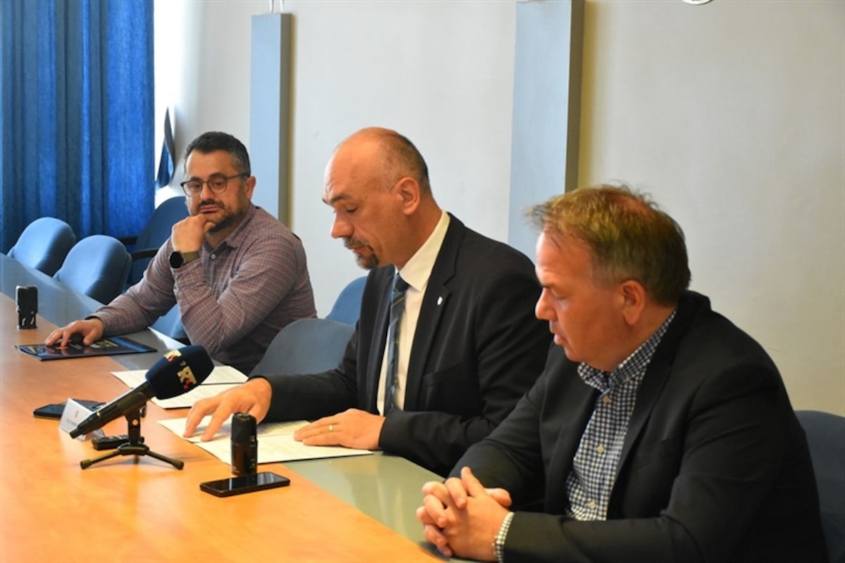 S Iskra brodogradilištem potpisan Ugovor za usluge popravka i održavanja broda Tijat
