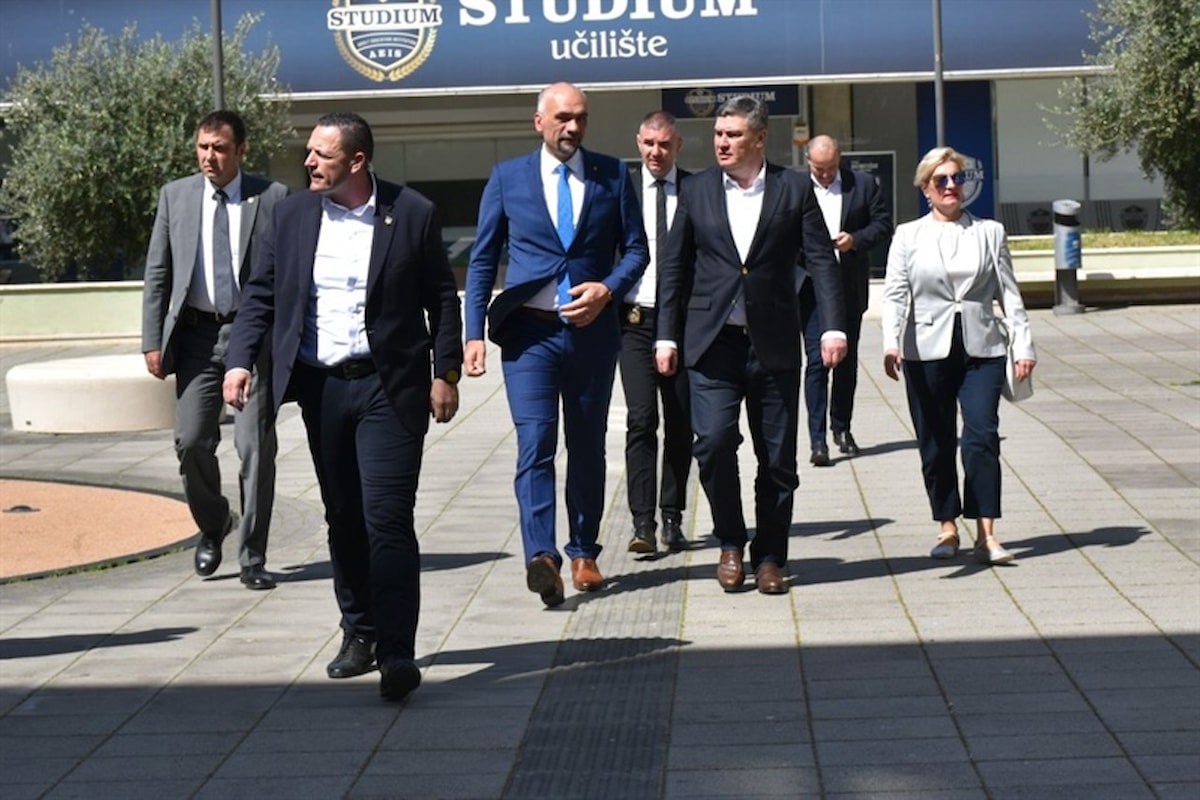 U pratnji župana, predsjednik Milanović obišao Industrijsko-obrtničku školu i Regionalni centar kompetentnosti u Šibeniku