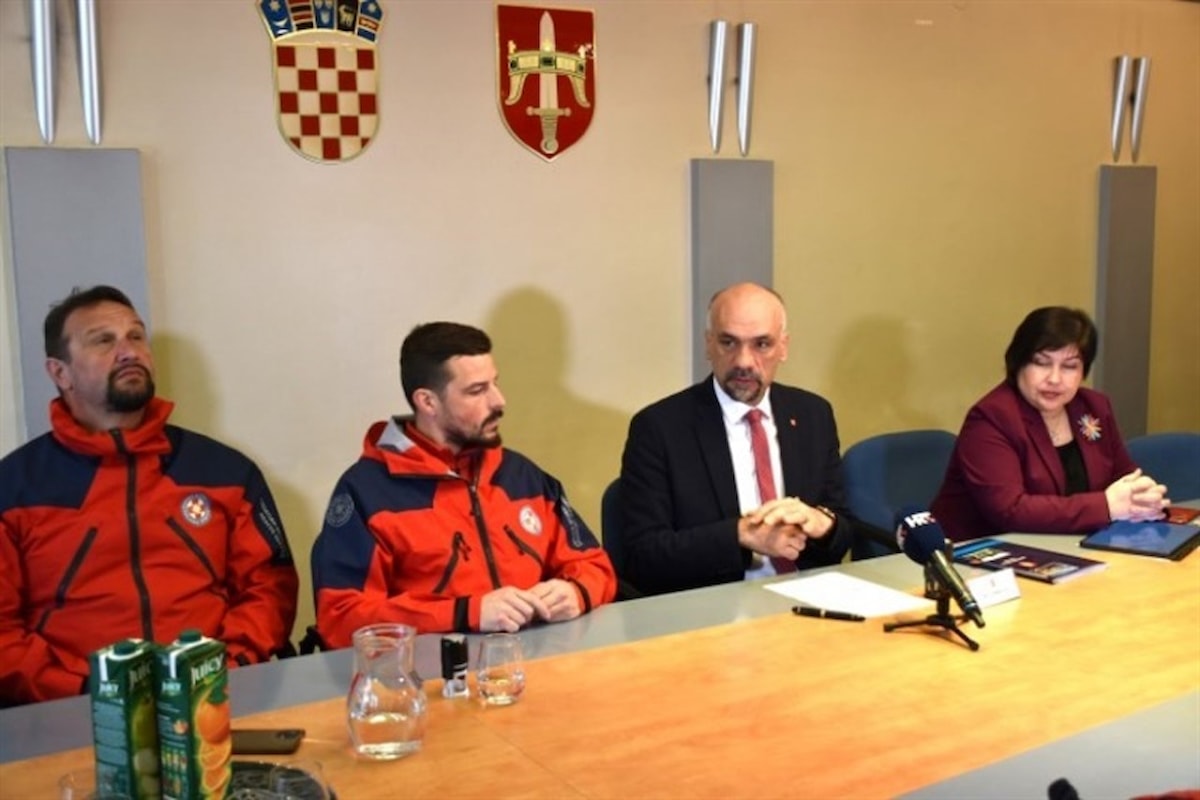 Župan i pročelnik šibenske Stanice HGSS-a potpisali ugovor o financiranju