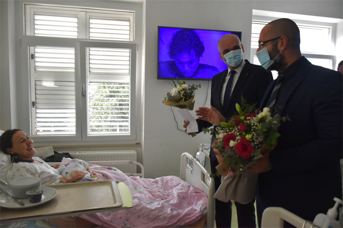 Župan i zamjenica župana posjetili prvorođenu bebu u Šibensko-kninskoj županiji