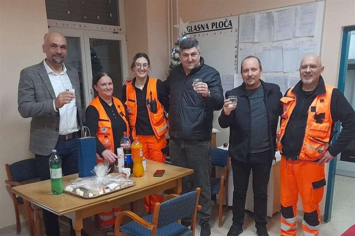 Župan i zamjenica župana u novogodišnjem obilasku dežurnih službi u Šibeniku i Kninu