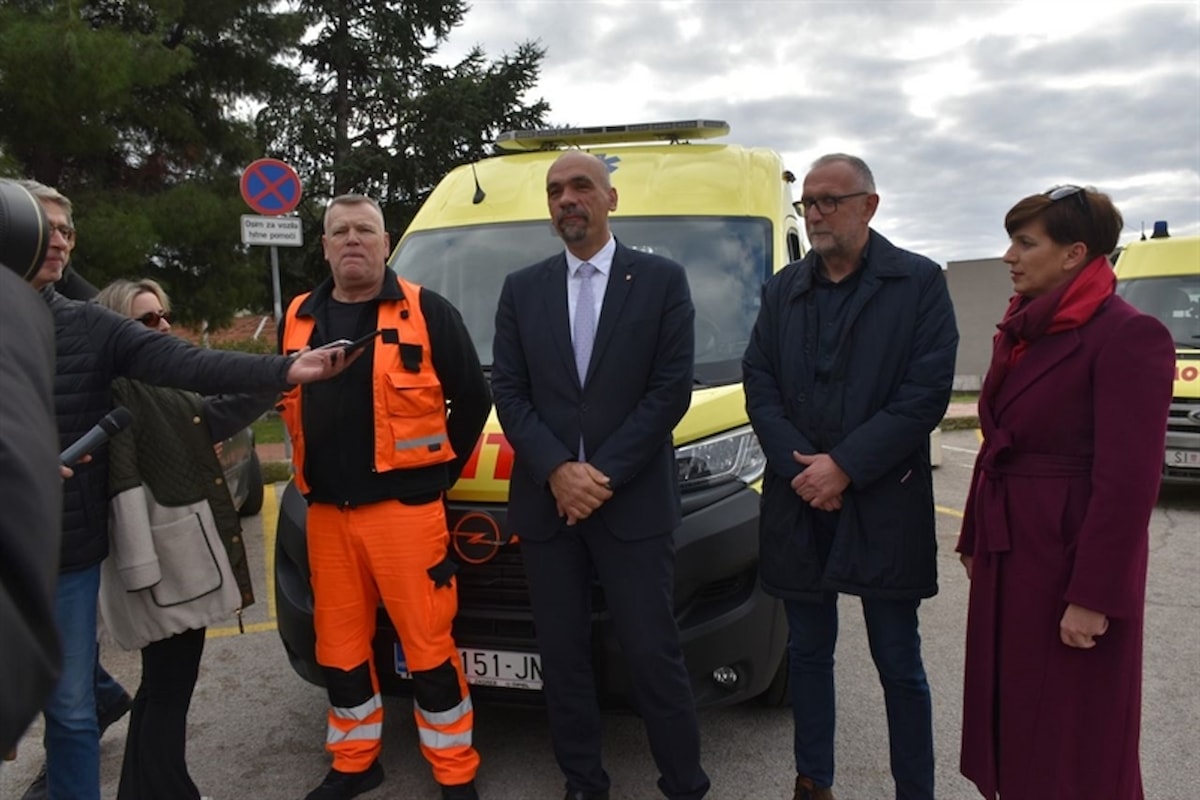 Primopredaje novog vozila hitne medicinske službe