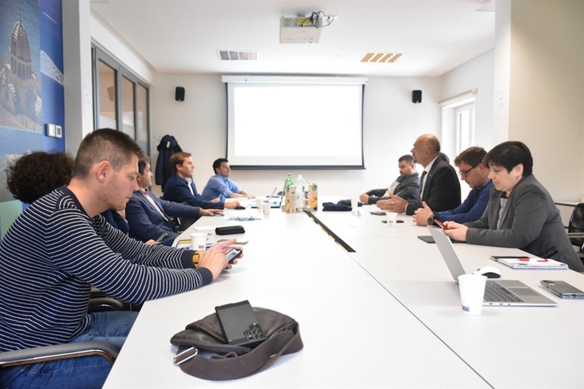 Održan sastanak predstavnika lokalne i područne samouprave s resornim ministarstvom vezano uz pripremu otočnih projekata