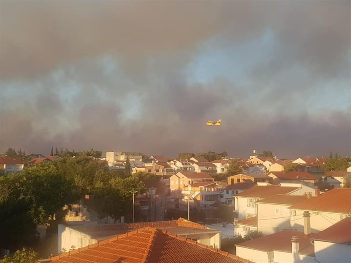 Na području Šibensko-kninske županije bijesni veliki požar