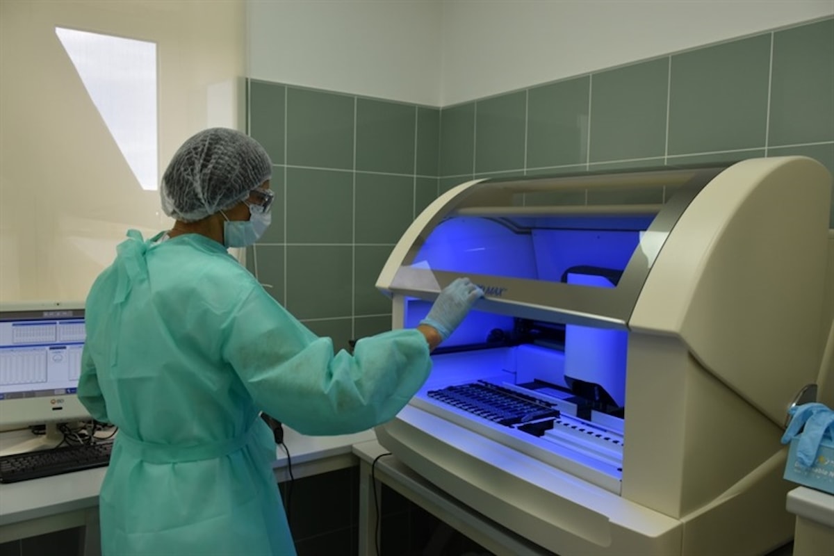 Zavod za javno zdravstvo Šibensko-kninske županije dobio novi aparat za testiranje uzoraka na COVID-19