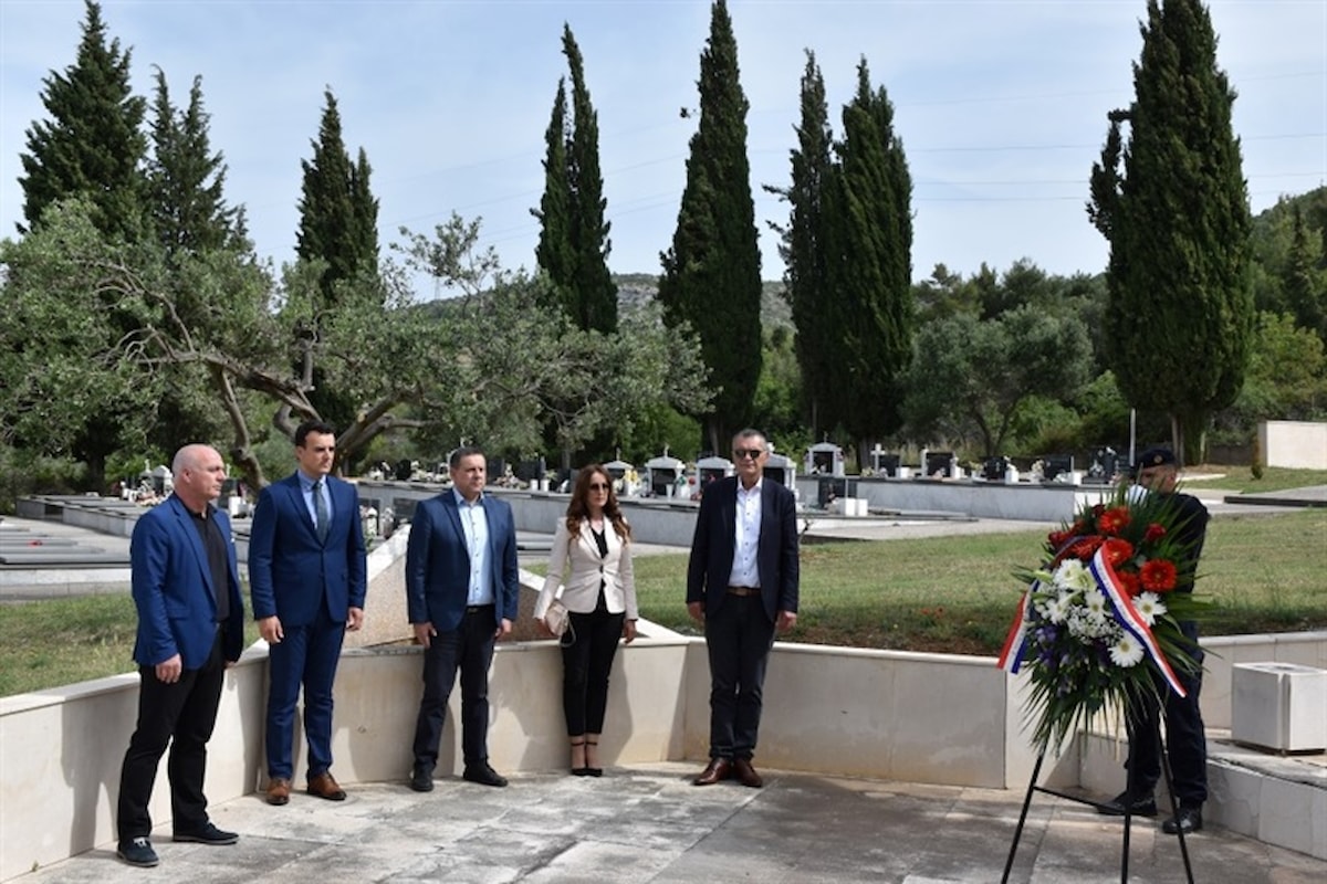 Komemoracijom za žrtve Domovinskog rata obilježen Dan Šibensko-kninske županije