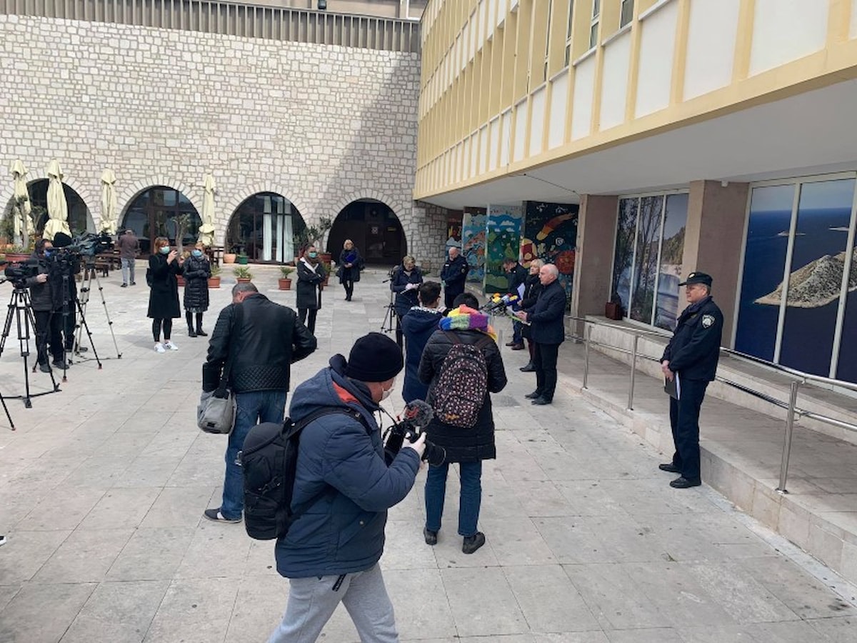 Otok Murter pod mjerama karantene