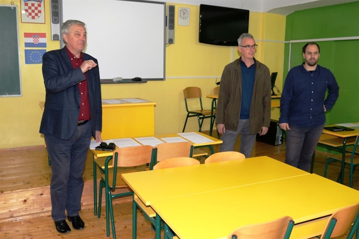 U Gimnaziji Antuna Vrančića u Šibeniku održano Županijsko natjecanje iz astronomije