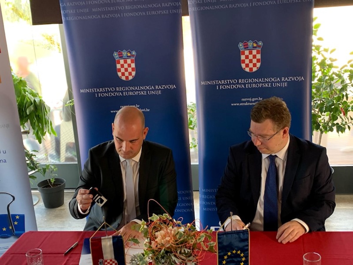 Ministarstvo regionalnog razvoja i fondova EU dodijelilo sredstva za energetsku obnovu  Cvjetnog doma i Doma za starije i nemoćne osobe Knin