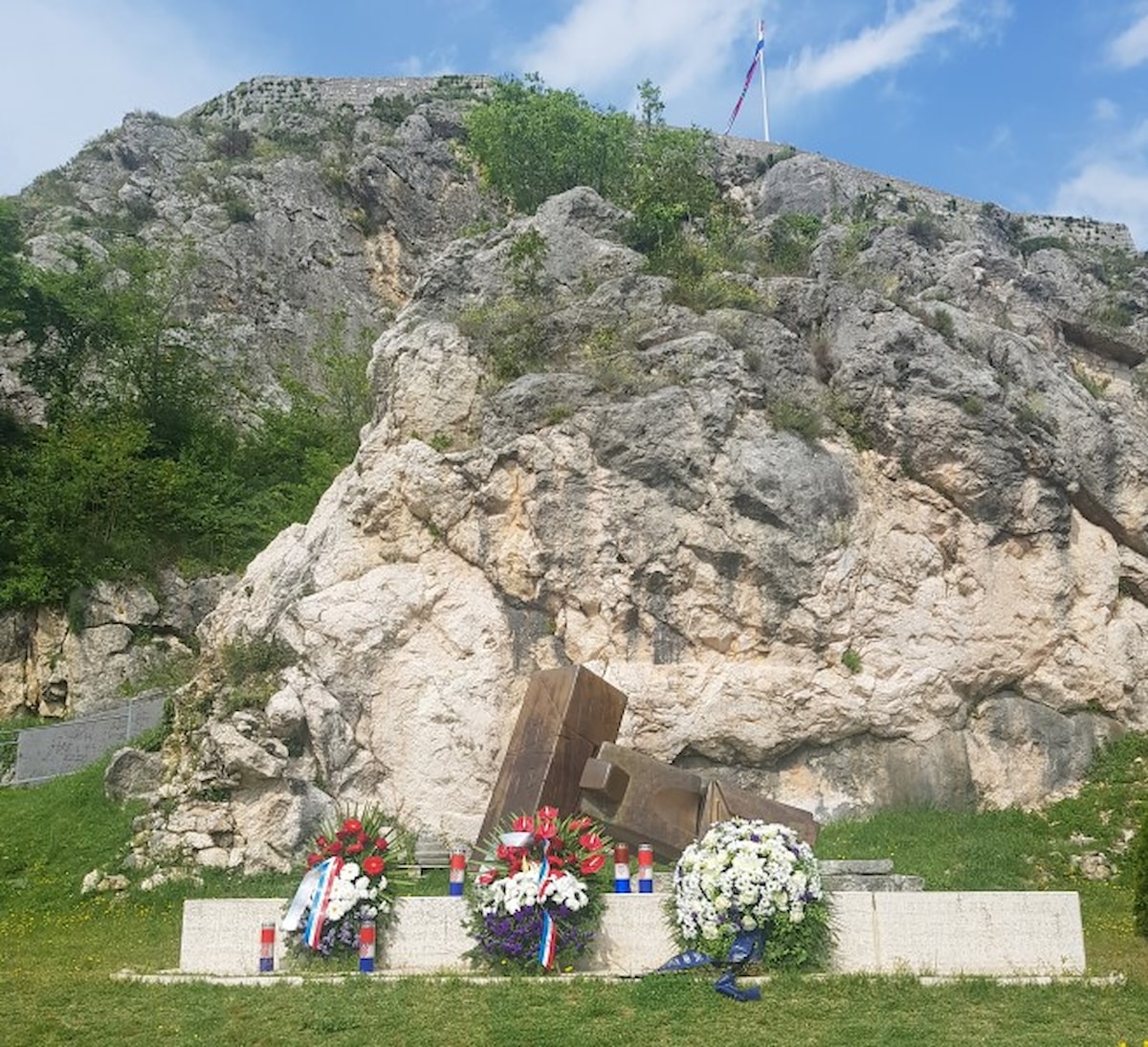 Obilježena 28. godišnjica napada Martićeve policije na Vrpolje i Potkonje