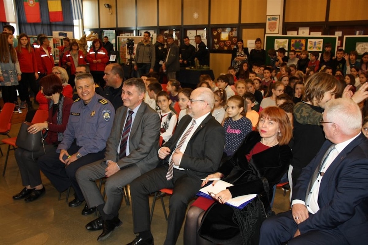 „Policajac prijatelj pomagač“ –  učenici Osnovne škole Jurja Šižgorića educirali se o prometnim pravilima