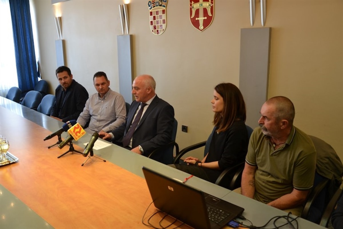 Planinare HPK „Sv. Mihovil Šibenik“ koji su osvojili najviši vrh Južne Amerike primio župan Pauk