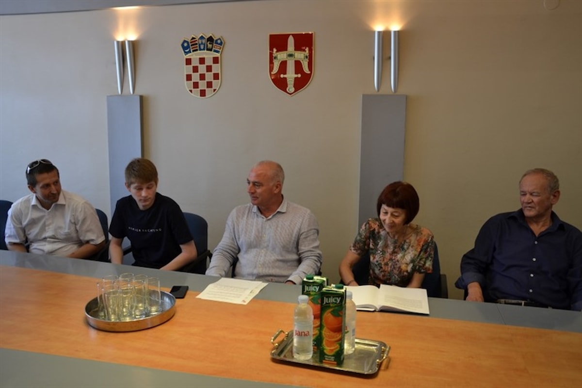 Župan primio nagrađenog učenika i profesora Prometno-tehničke škole