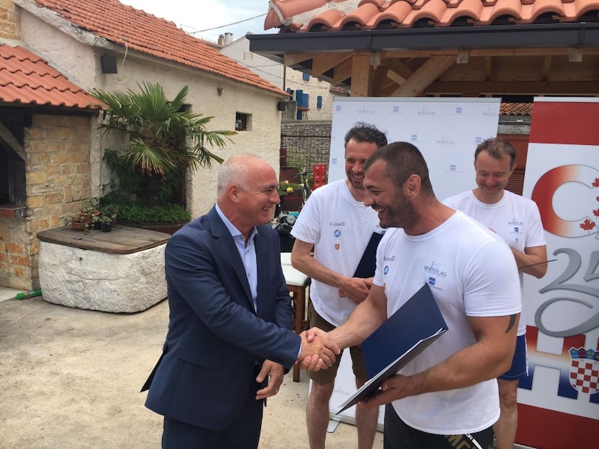 Veleposlanici u eko-akciji na otoku Murteru