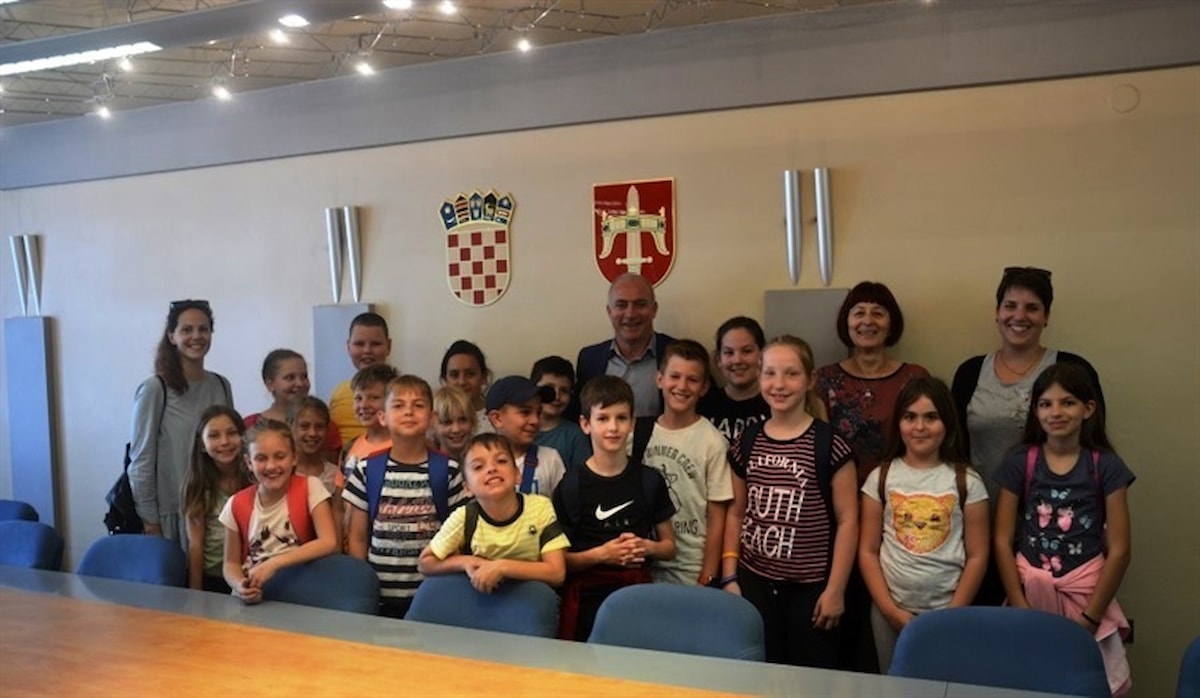 Župan primio učenike trećeg razreda iz Tisnog i Jezera