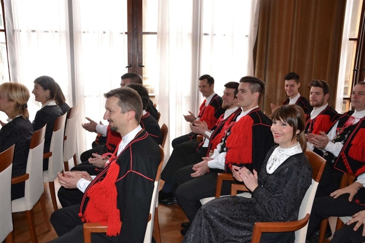 Župan Pauk i gradonačelnik Burić uručili Zahvalnicu Šibenskom pjevačkom društvu „Kolo“