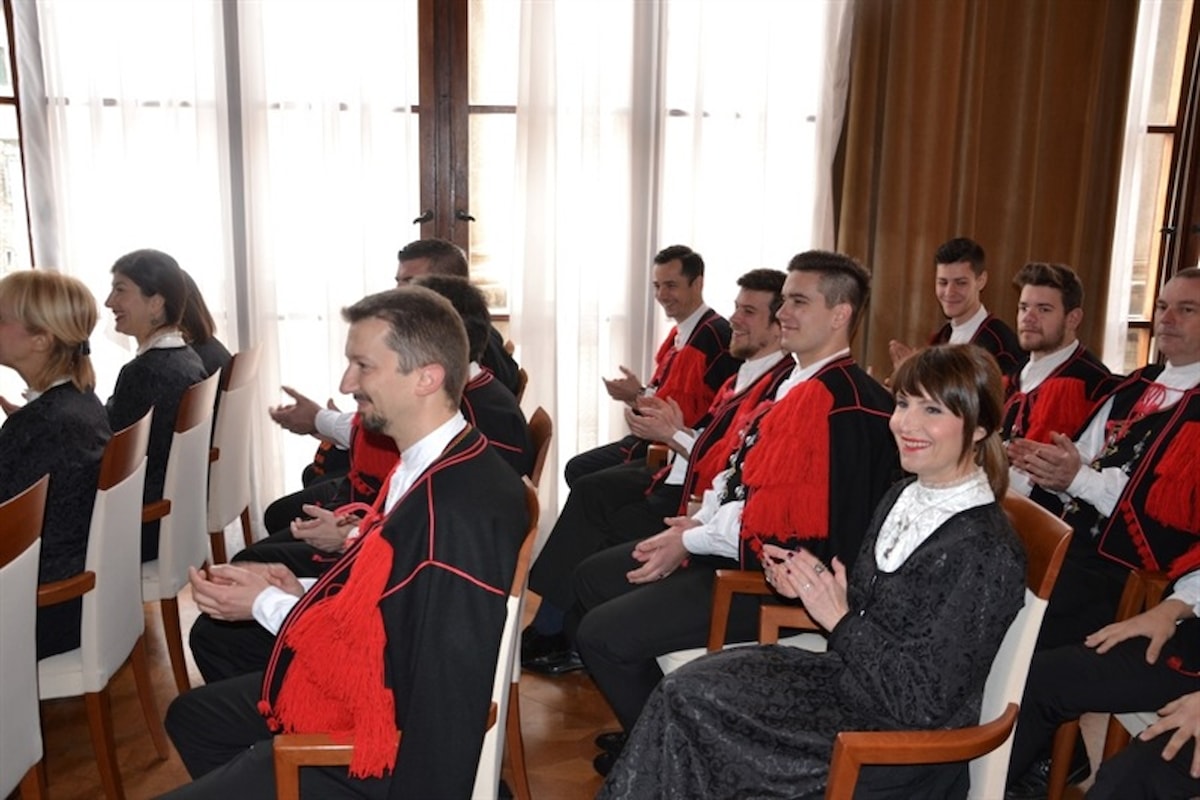 Župan Pauk i gradonačelnik Burić uručili Zahvalnicu Šibenskom pjevačkom društvu „Kolo“
