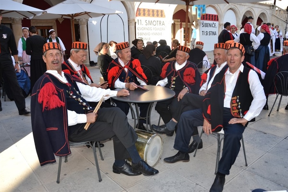 Održana 11. smotra izvornog folklora „Šibeniče, ti si stina“
