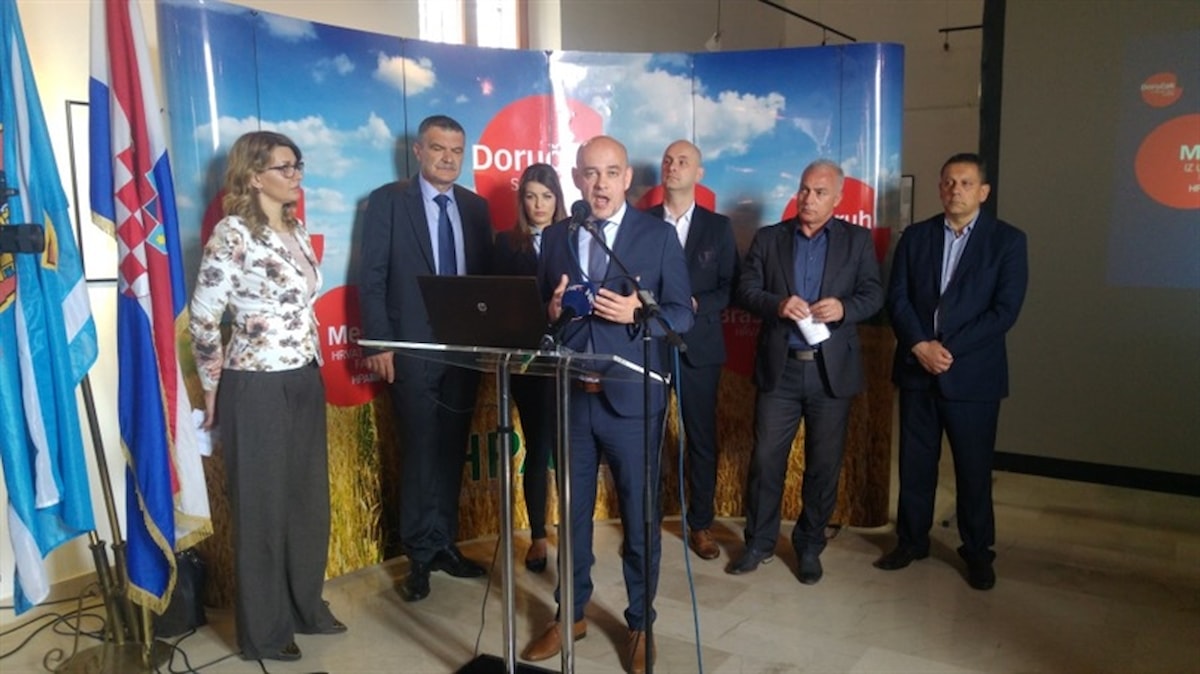 Doručak s hrvatskih farmi na Kninskoj tvrđavi