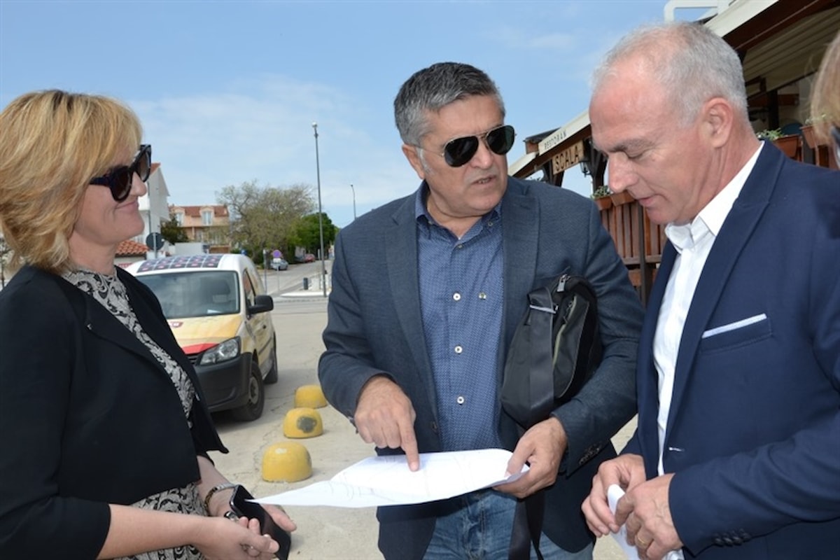 Obilazak sanacije urušenog gata u uvali Stražara u luci Vodice
