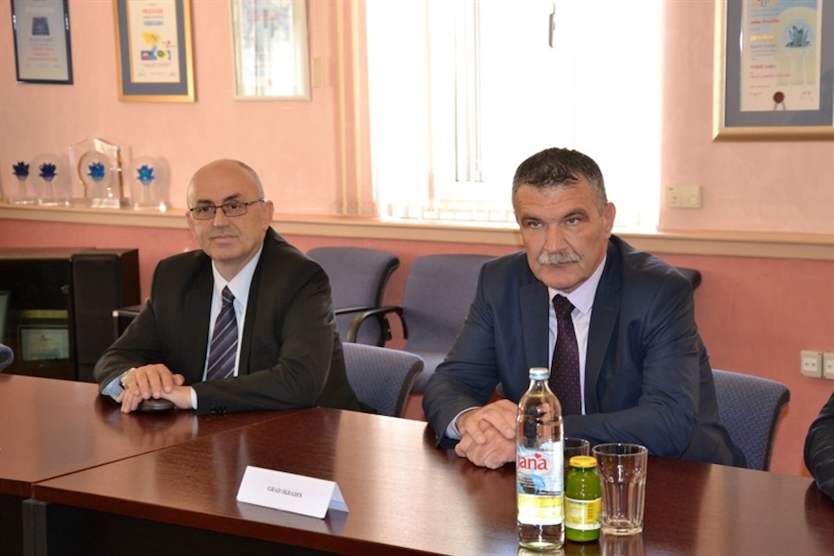 Ministar graditeljstva i prostornog uređenja Lovro Kuščević potpisao Odluke  o dodijeli sredstava kapitalne pomoći općinama i gradovima Šibensko-kninske županije ukupne vrijednosti 1.93 milijuna kuna