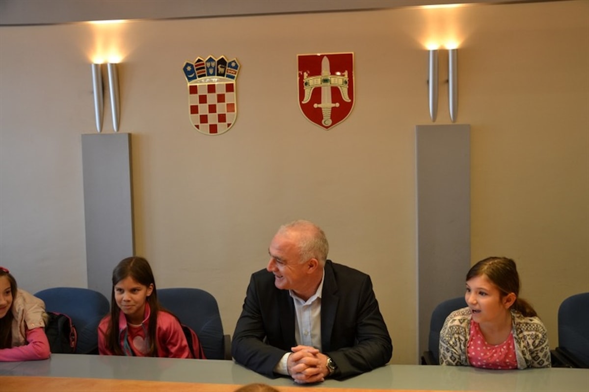 Župana posjetili učenici 3. razreda iz Brodarice i Grebaštice