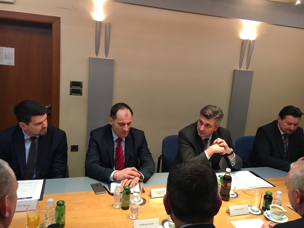 Predsjednik Vlade Andrej Plenković održao radni sastanak na temu CGO Lećevica