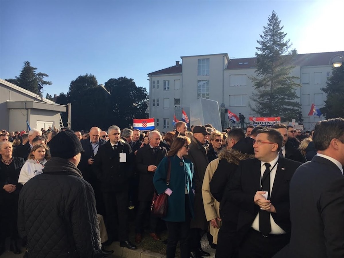 Župan Goran Pauk sa suradnicima u Vukovaru sudjeluje na obilježavanju 25. obljetnice pada grada heroja i  Koloni sjećanja