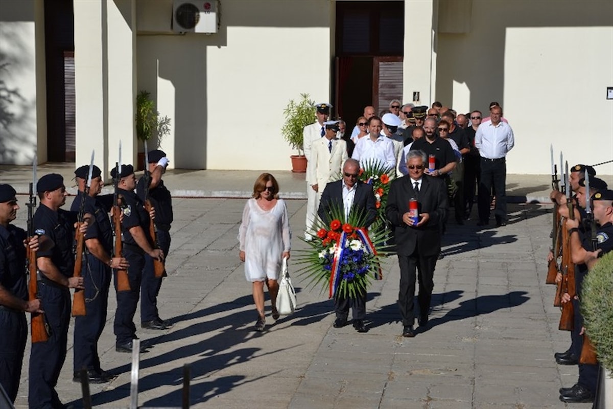 Položeni vijenci za Dan pobjede i domovinske zahvalnosti i Dan hrvatskih branitelja