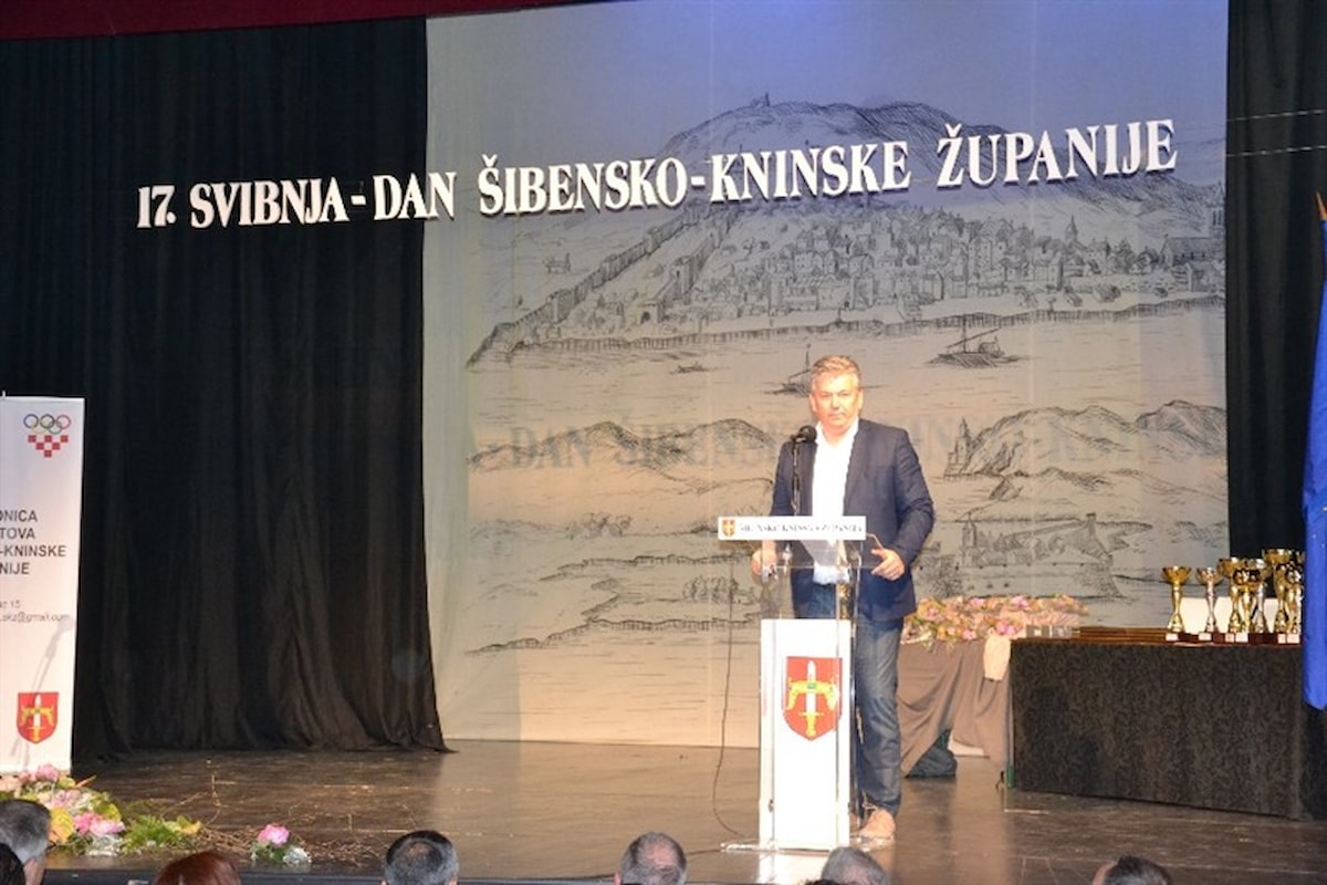 Dodijeljene nagrade najuspješnijim sportašima Šibensko- kninske županije za 2015. godinu