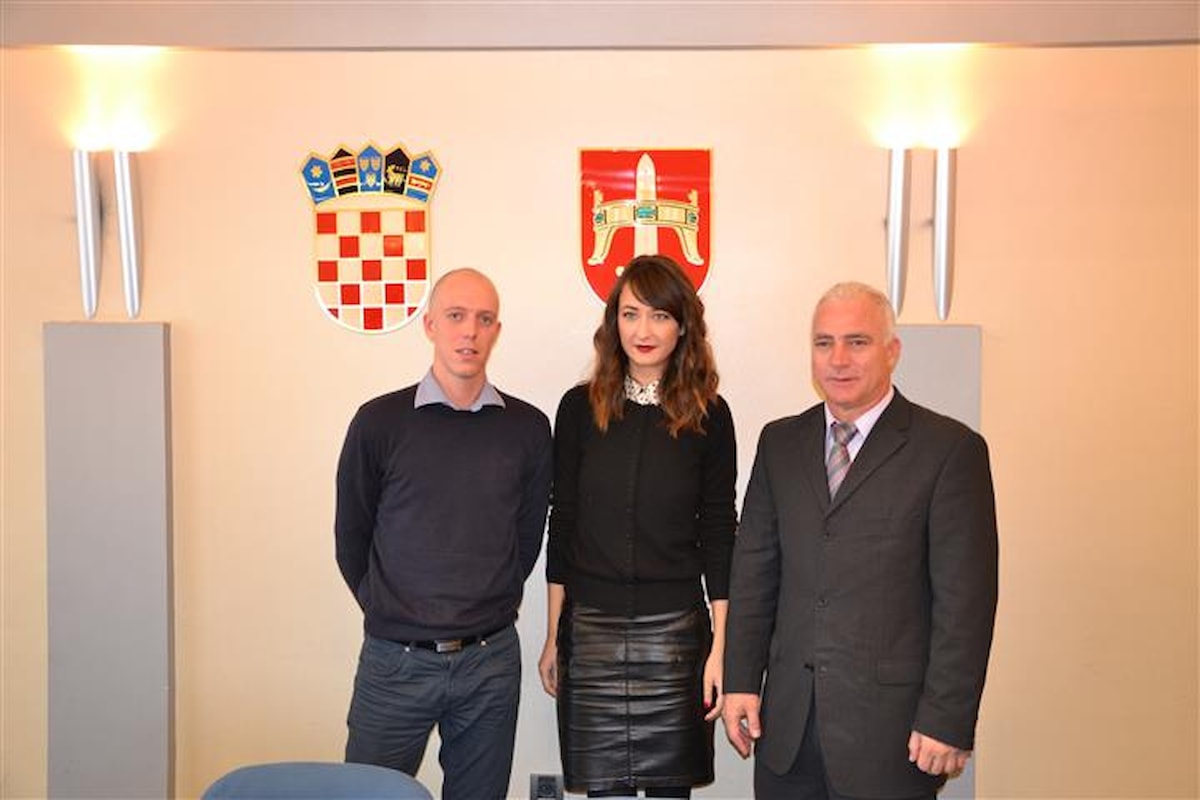 Župan primio Vicu Krnčevića, nakon povratka iz Portugala sa međunarodne razmjene mladih „Eurodyssee“