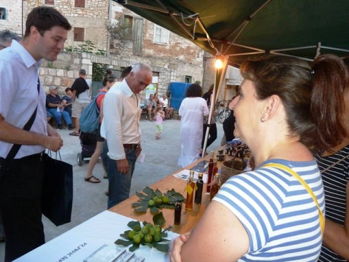 Festival hrvatskog otočnog proizvoda na otoku Prviću